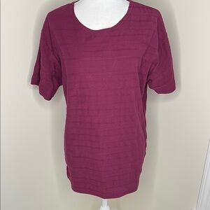 Class 955 Burgundy Short Sleeve Textured Oversized Top. Medium